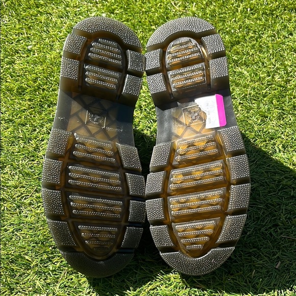 NWT DR MARTENS Black Chelsea Boots! - Picture 8 of 8